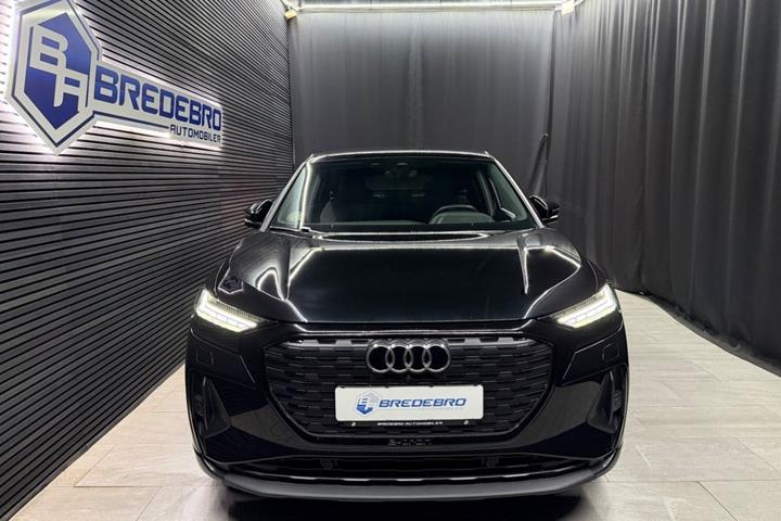 Sort Audi Q4 e-tron fra 2024