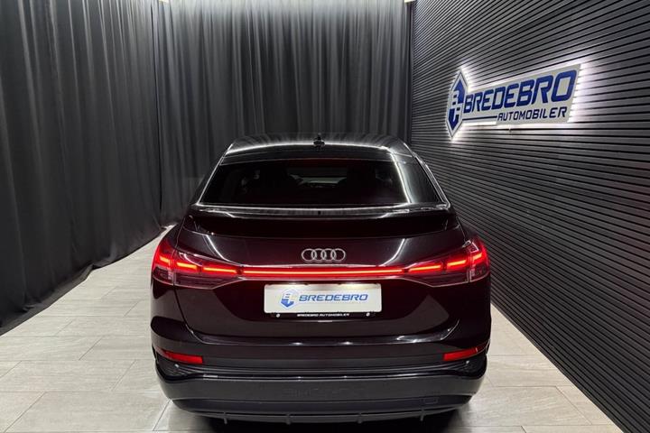 Sort Audi Q4 e-tron fra 2024