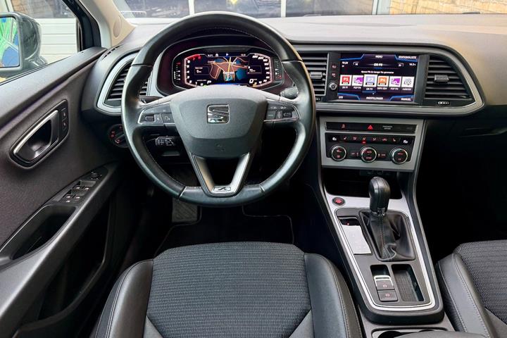Grå Seat Leon fra 2020