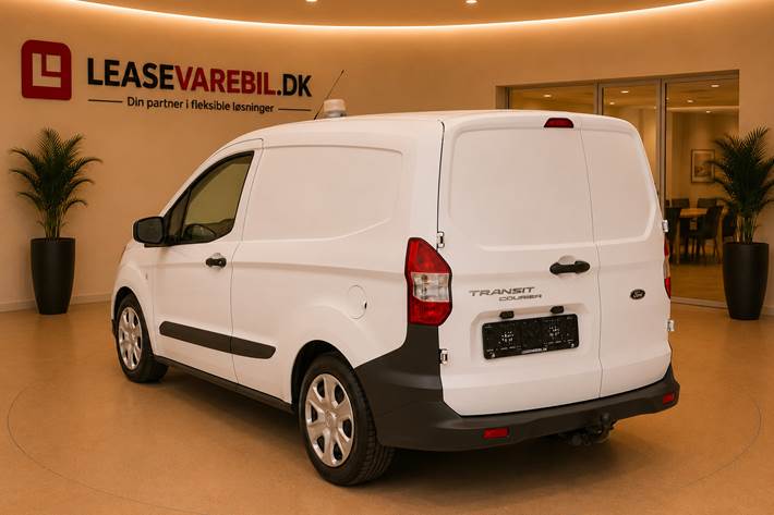 Hvid Ford Transit Courier fra 2019