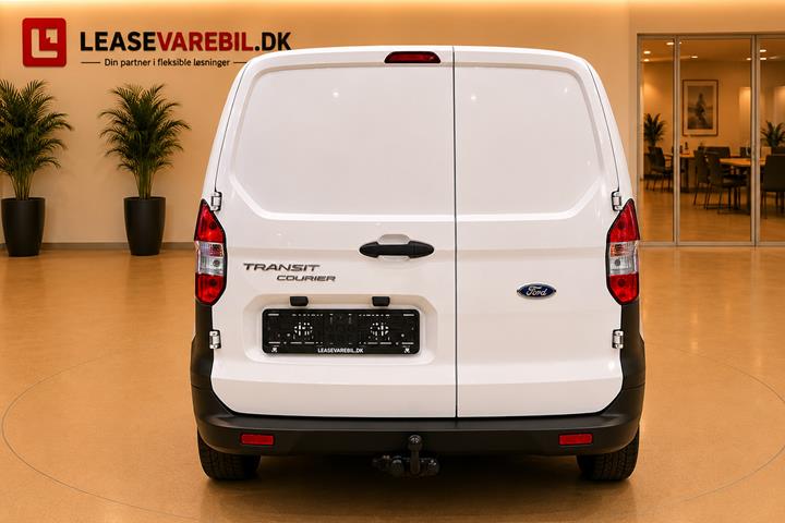 Hvid Ford Transit Courier fra 2019