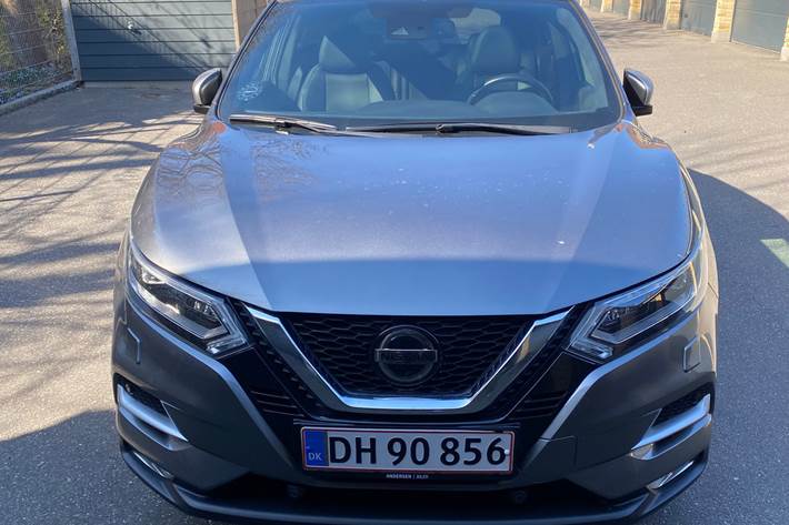 Grå Nissan Qashqai fra 2018