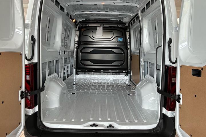 Hvid Renault Master V T35 fra 2026