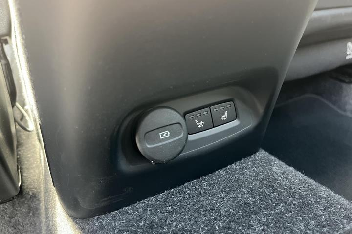 Grå Volvo EC40 fra 2024