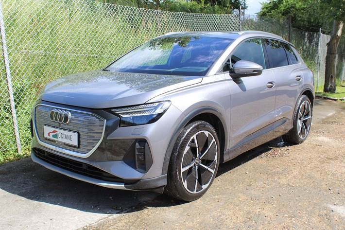 Grå Audi Q4 e-tron fra 2023