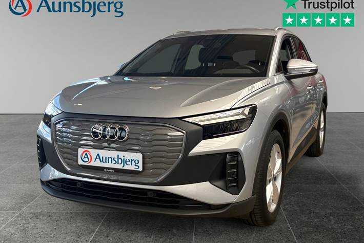 Sølv Audi Q4 e-tron fra 2022 set udefra