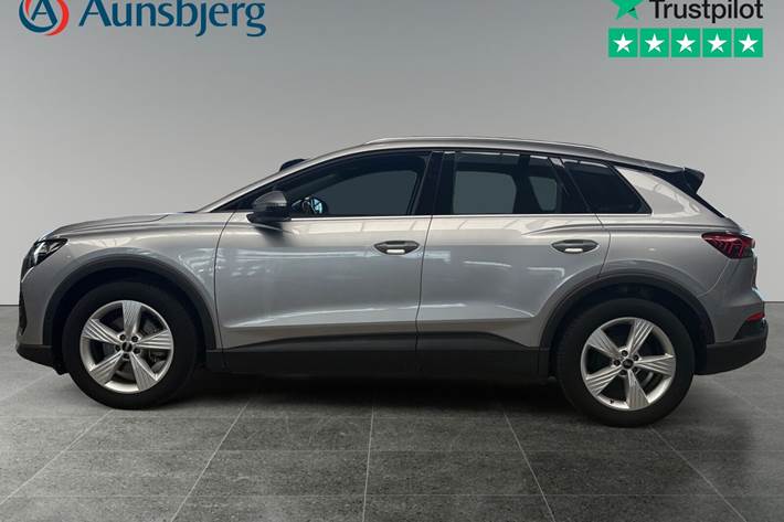 Sølv Audi Q4 e-tron fra 2022