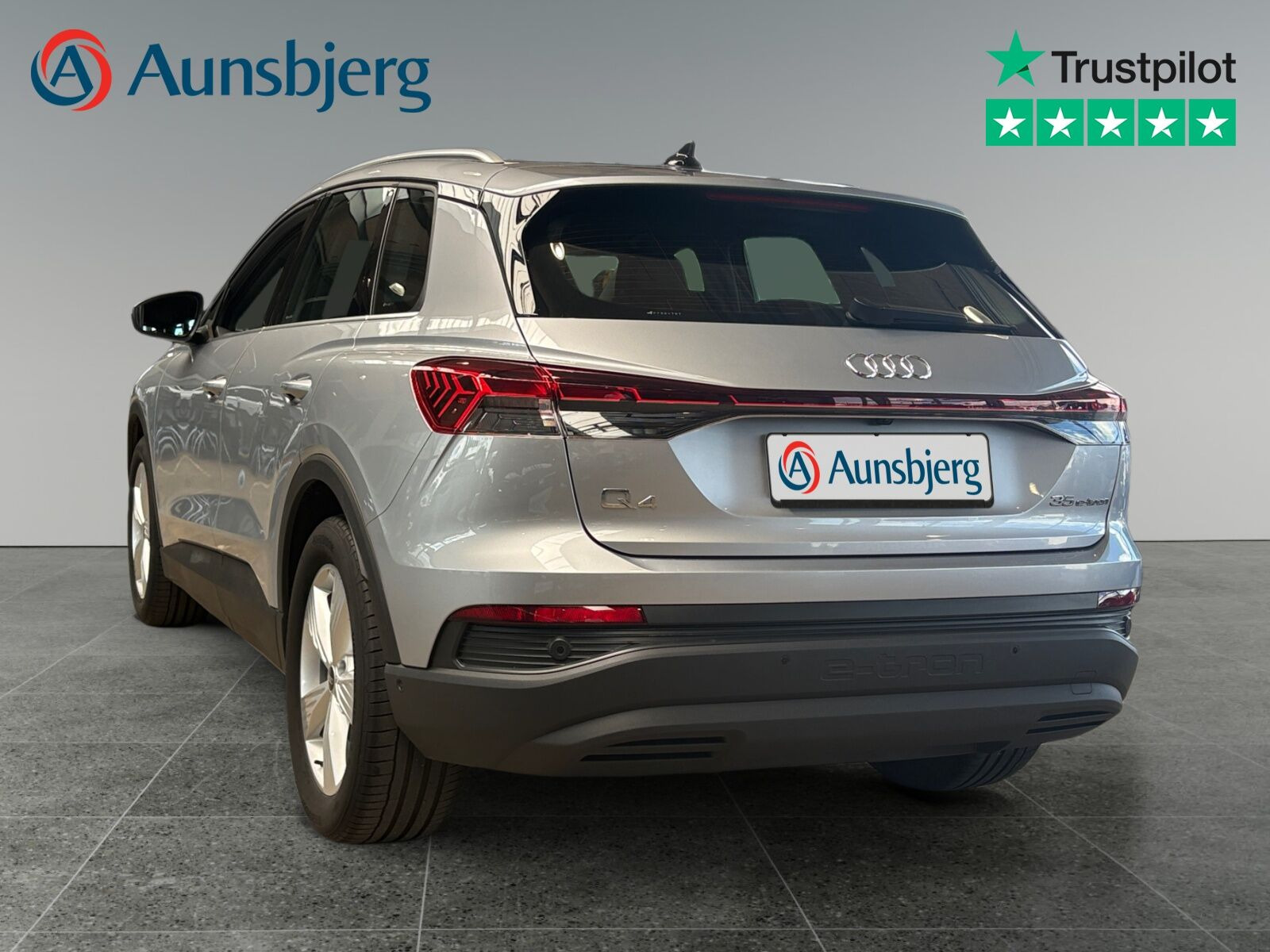 Sølv Audi Q4 e-tron fra 2022