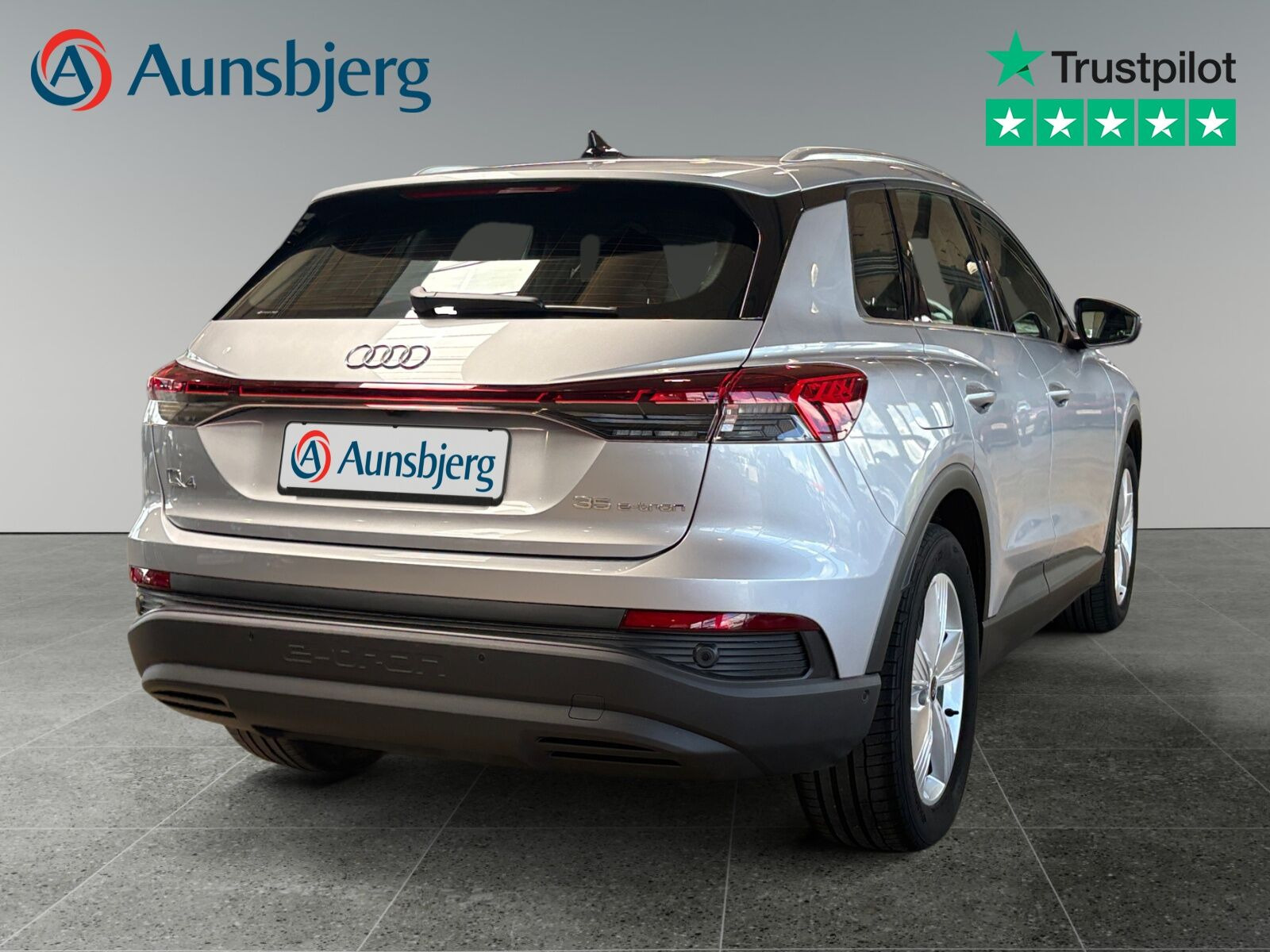 Sølv Audi Q4 e-tron fra 2022