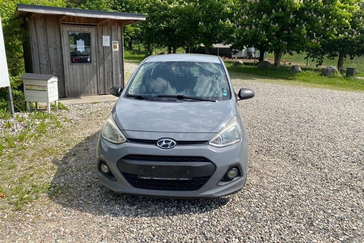 Grå Hyundai i10 fra 2015