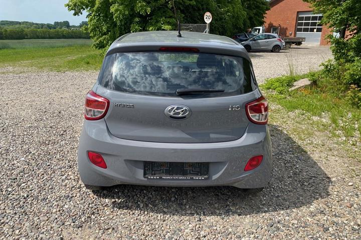 Grå Hyundai i10 fra 2015