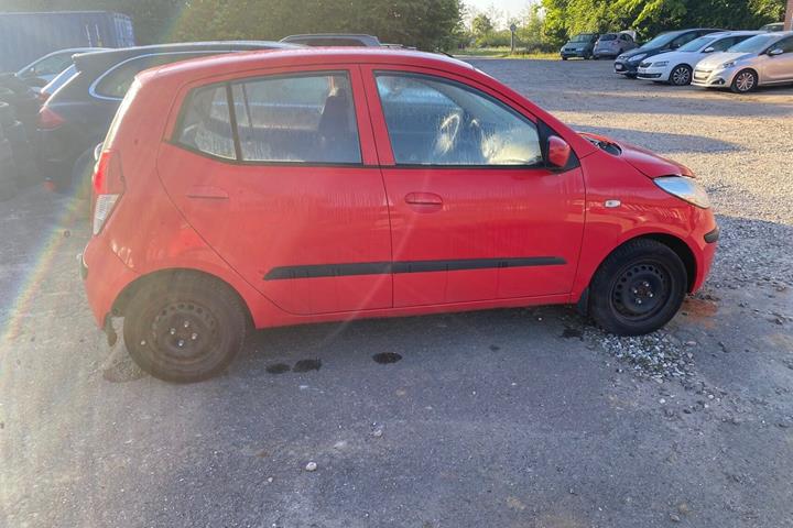 Rød Hyundai i10 fra 2010