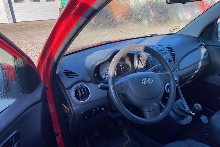 Rød Hyundai i10 fra 2010
