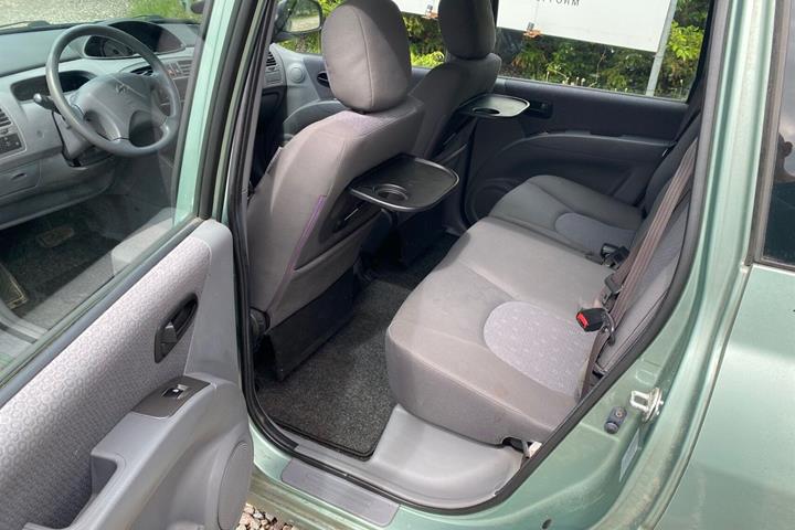 Grøn Hyundai Matrix fra 2008 set indefra