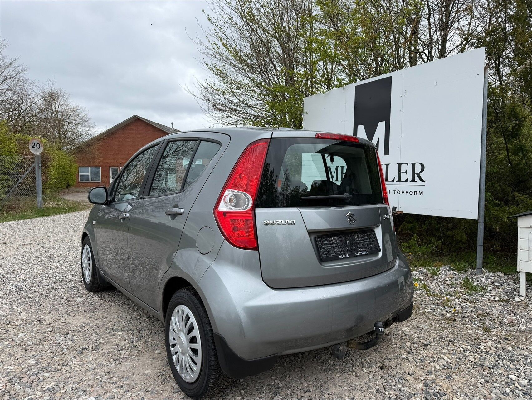 Grå Suzuki Splash fra 2010