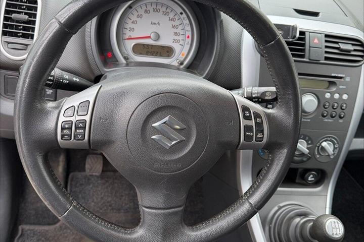 Grå Suzuki Splash fra 2010