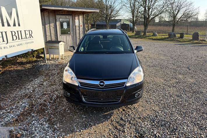 Sort Opel Astra fra 2010