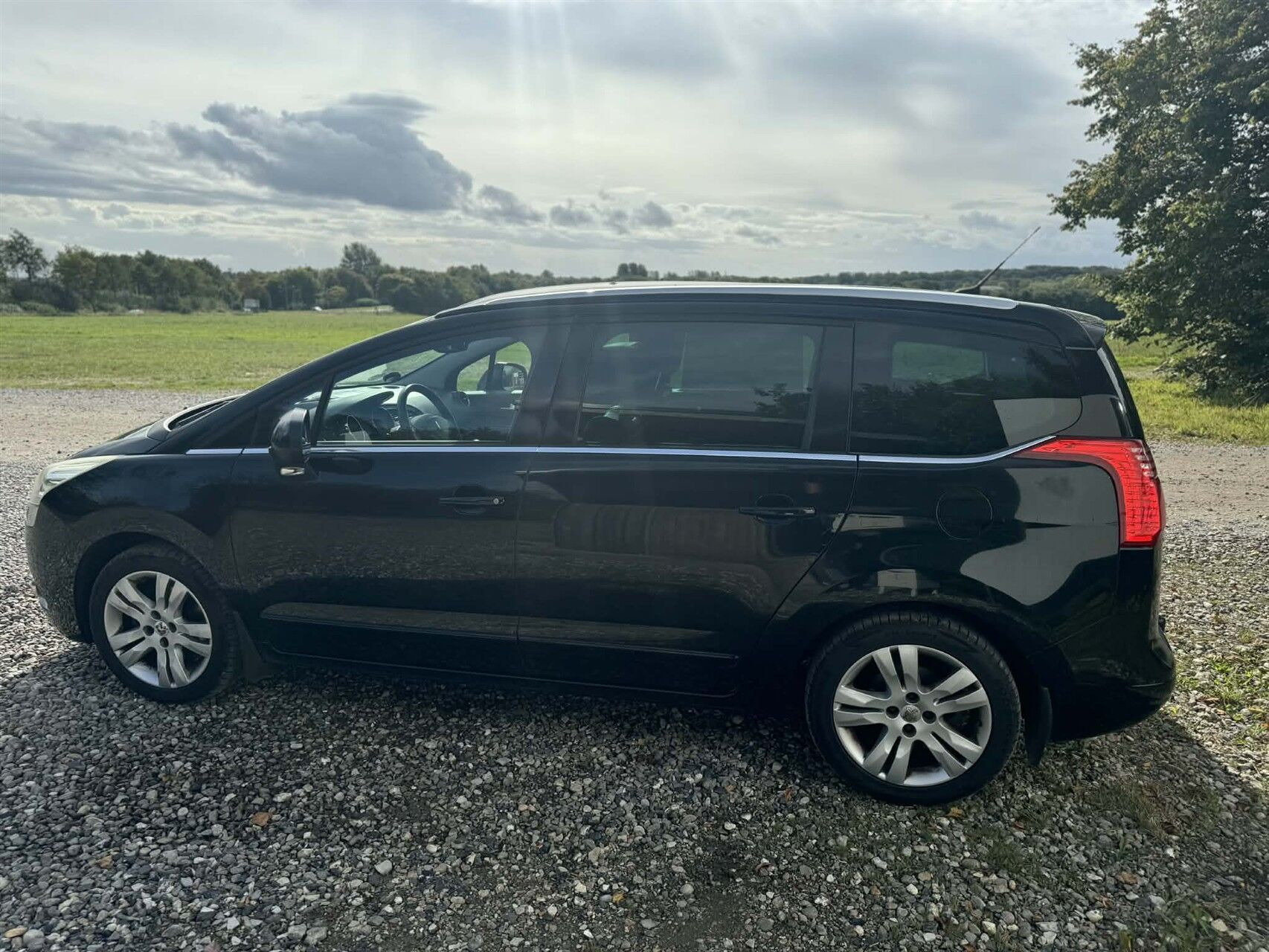 Sort Peugeot 5008 fra 2011
