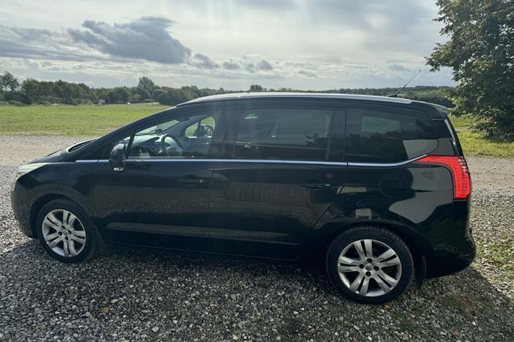 Sort Peugeot 5008 fra 2011