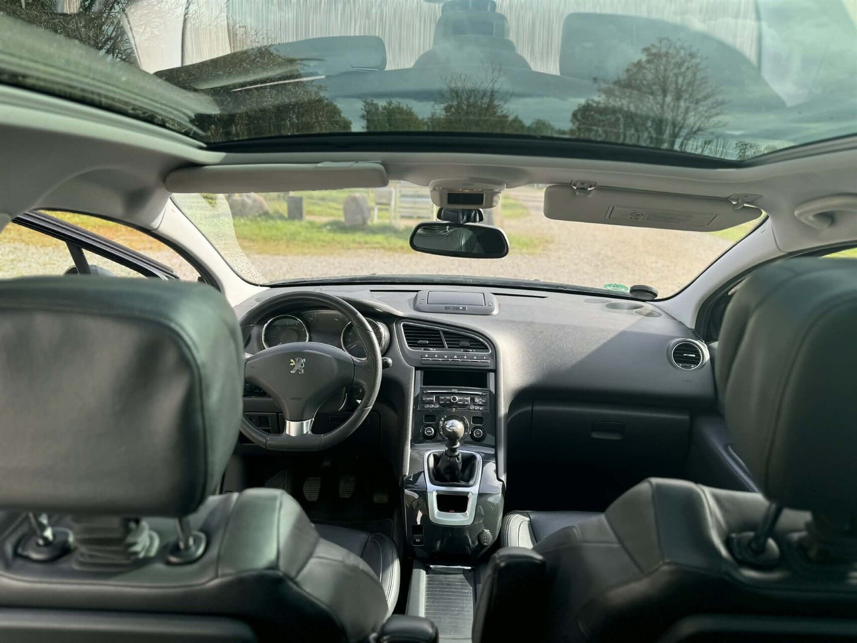 Sort Peugeot 5008 fra 2011