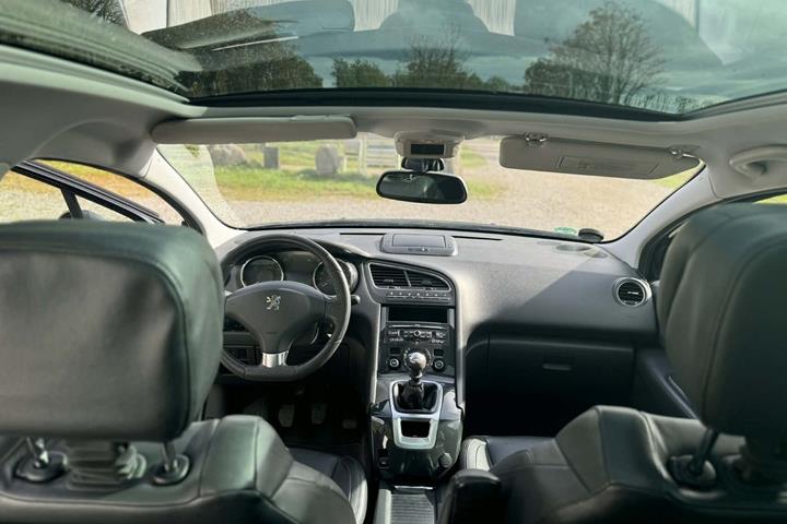 Sort Peugeot 5008 fra 2011