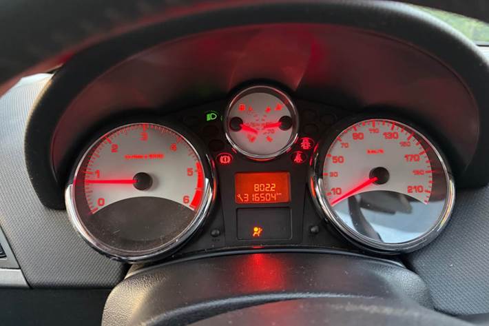 Sort Peugeot 207 fra 2010