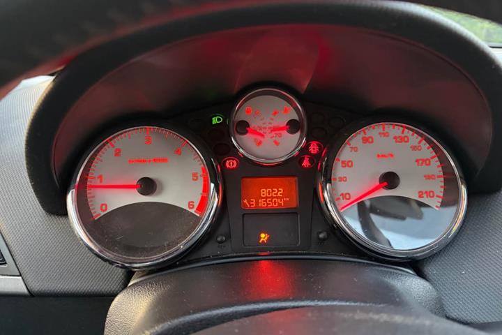 Sort Peugeot 207 fra 2010