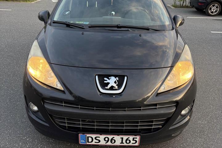 Sort Peugeot 207 fra 2010