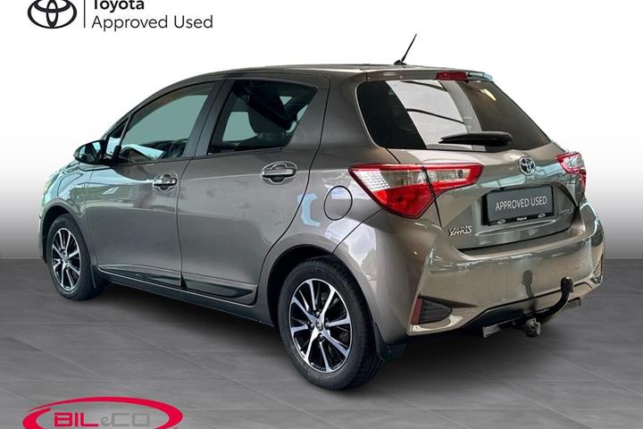 Bronze Toyota Yaris fra 2018
