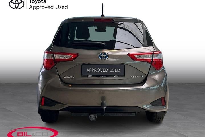 Bronze Toyota Yaris fra 2018
