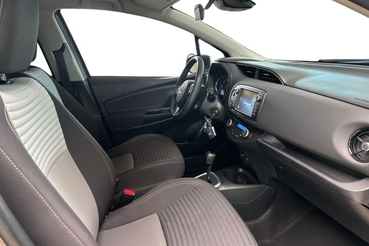 Bronze Toyota Yaris fra 2018