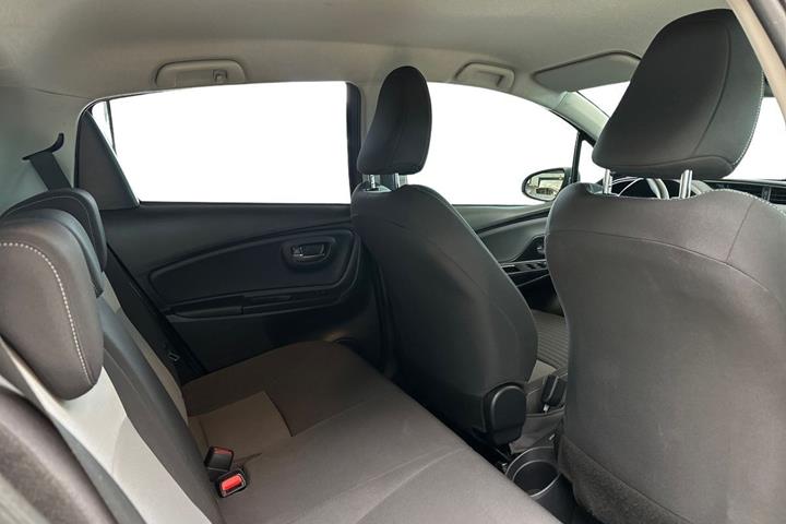 Bronze Toyota Yaris fra 2018