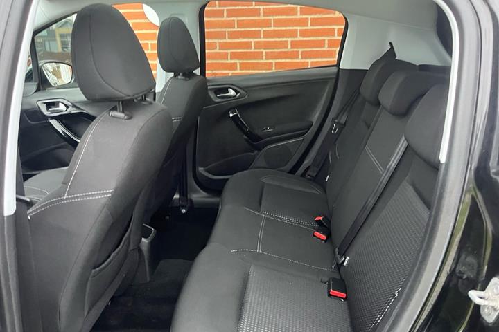 undefined Peugeot 208 fra 2020