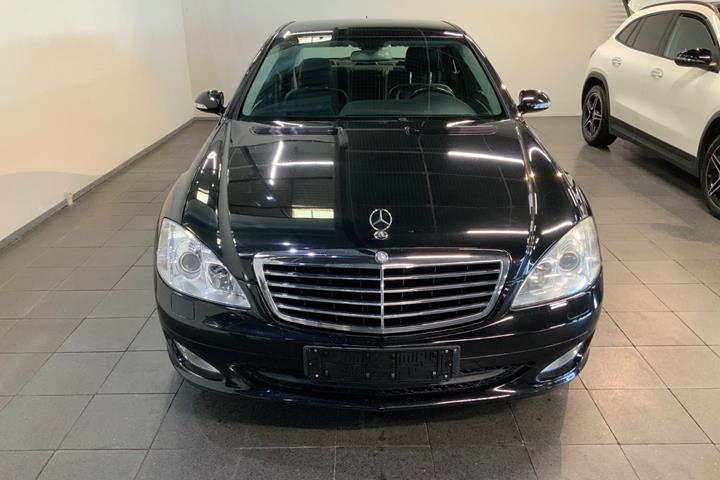 Sort Mercedes S350 fra 2006