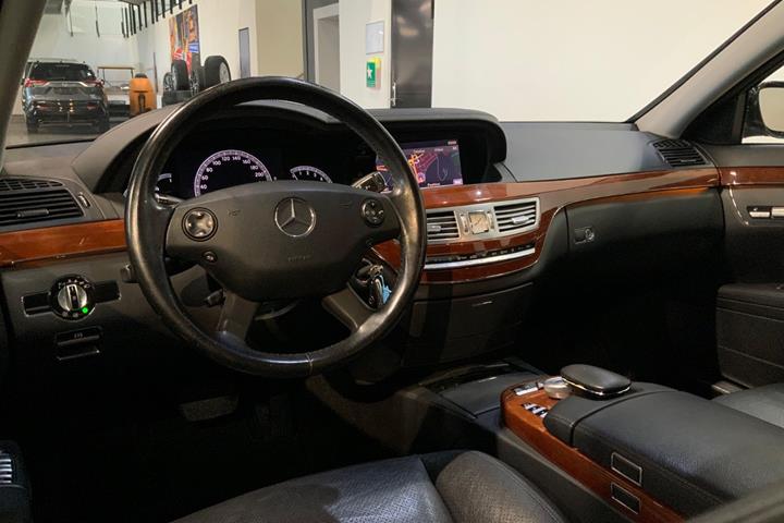Sort Mercedes S350 fra 2006