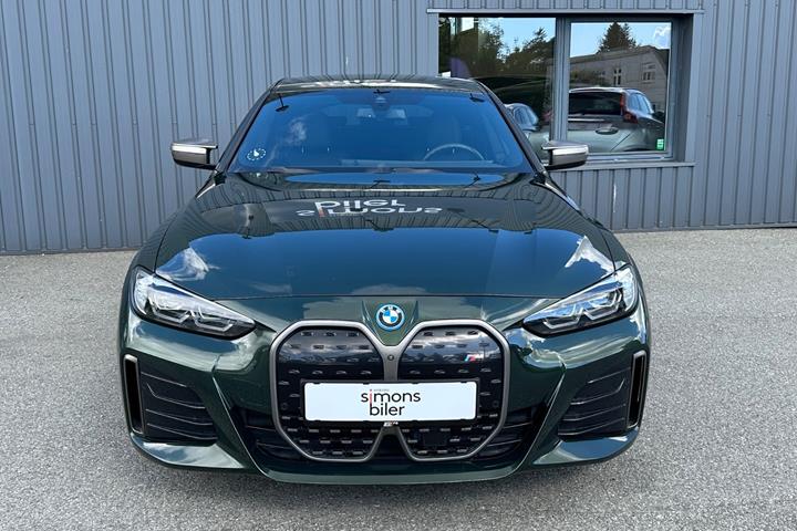 Grøn BMW i4 fra 2023