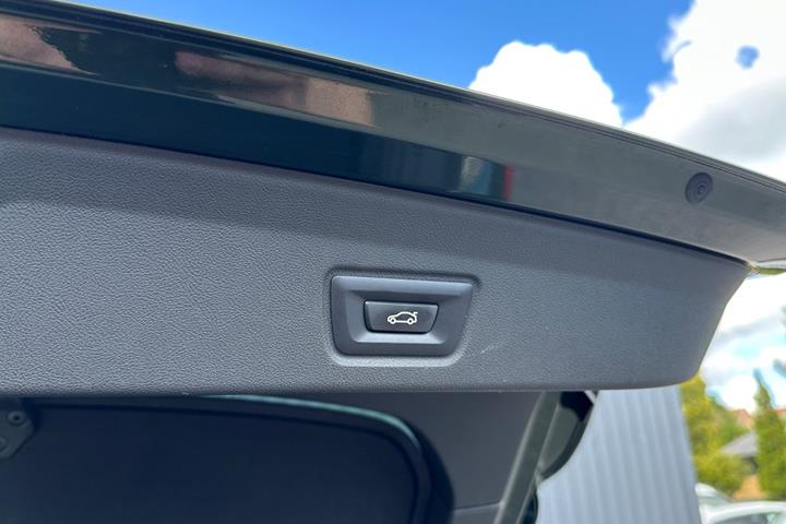 Grøn BMW i4 fra 2023