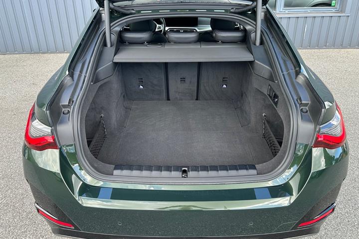 Grøn BMW i4 fra 2023
