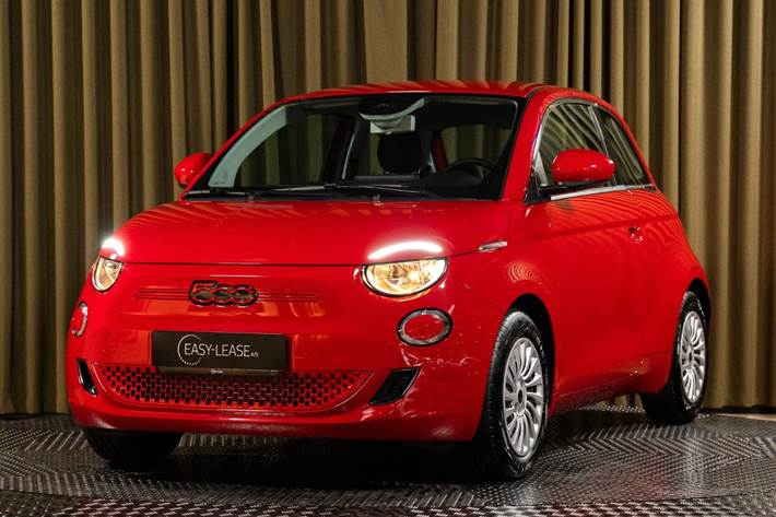 Rød Fiat 500e fra 2024