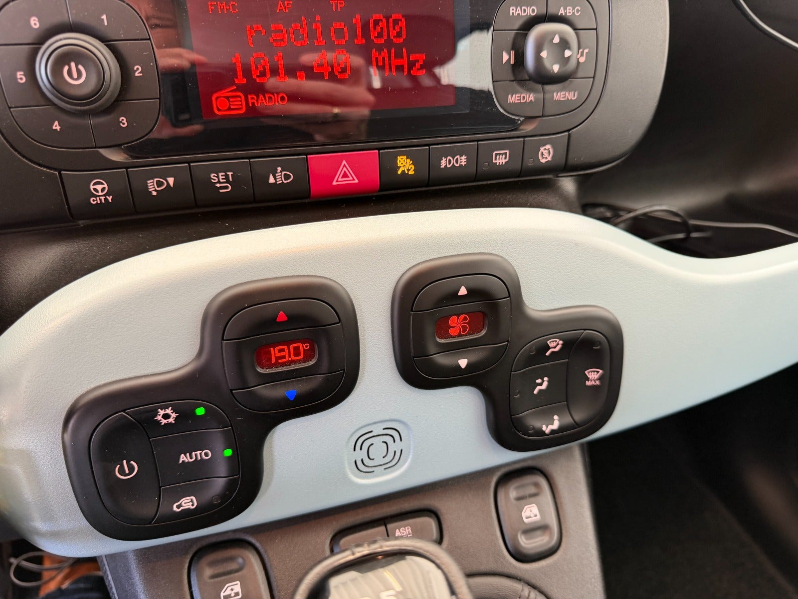 undefined Fiat Panda Cross fra 2020 set indefra