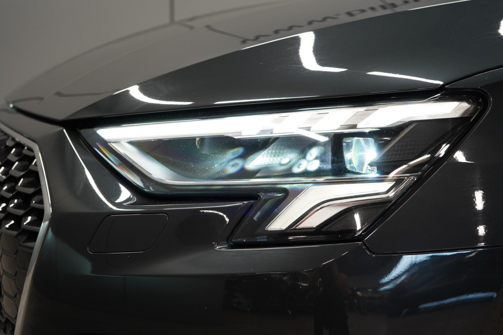 Grå Audi A3 fra 2021