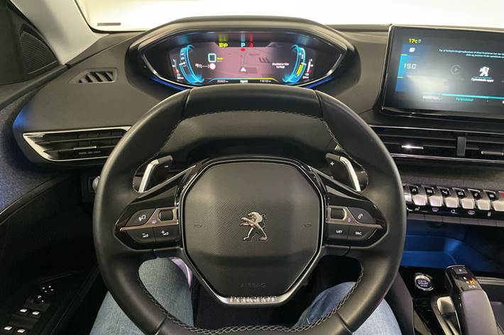 Hvid Peugeot 3008 fra 2021