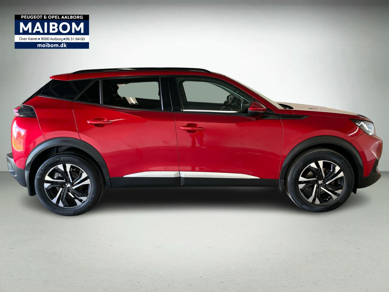 Rød Peugeot 2008 fra 2020