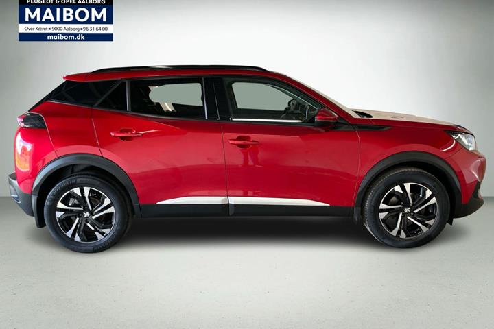 Rød Peugeot 2008 fra 2020
