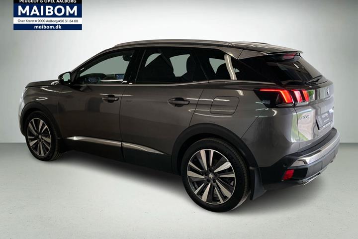Grå Peugeot 3008 fra 2020