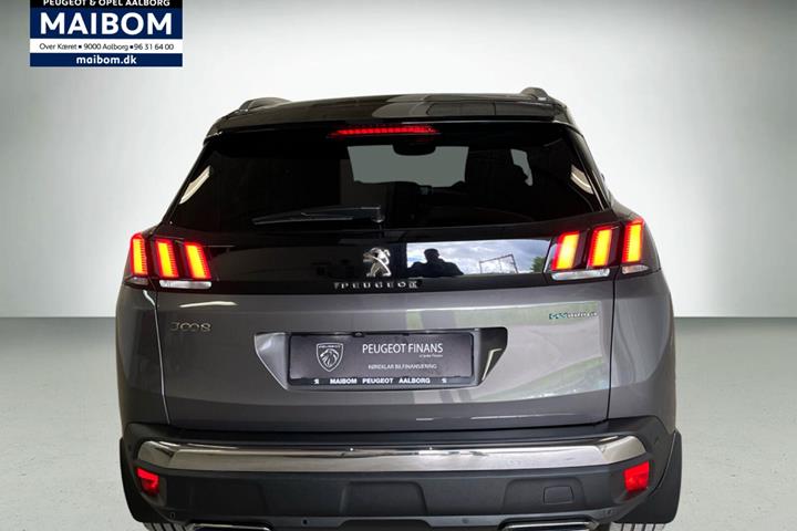 Grå Peugeot 3008 fra 2020