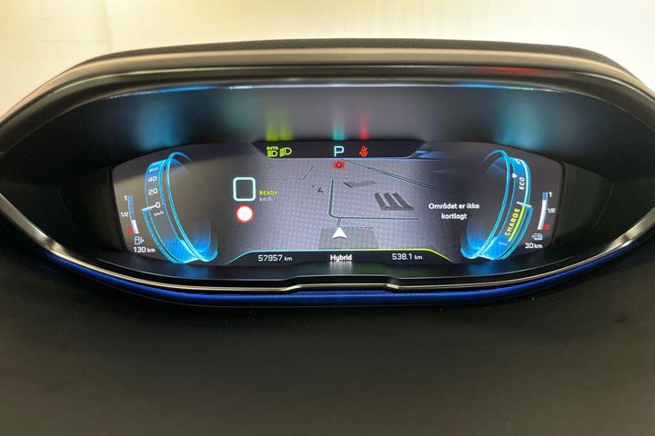 Grå Peugeot 3008 fra 2020