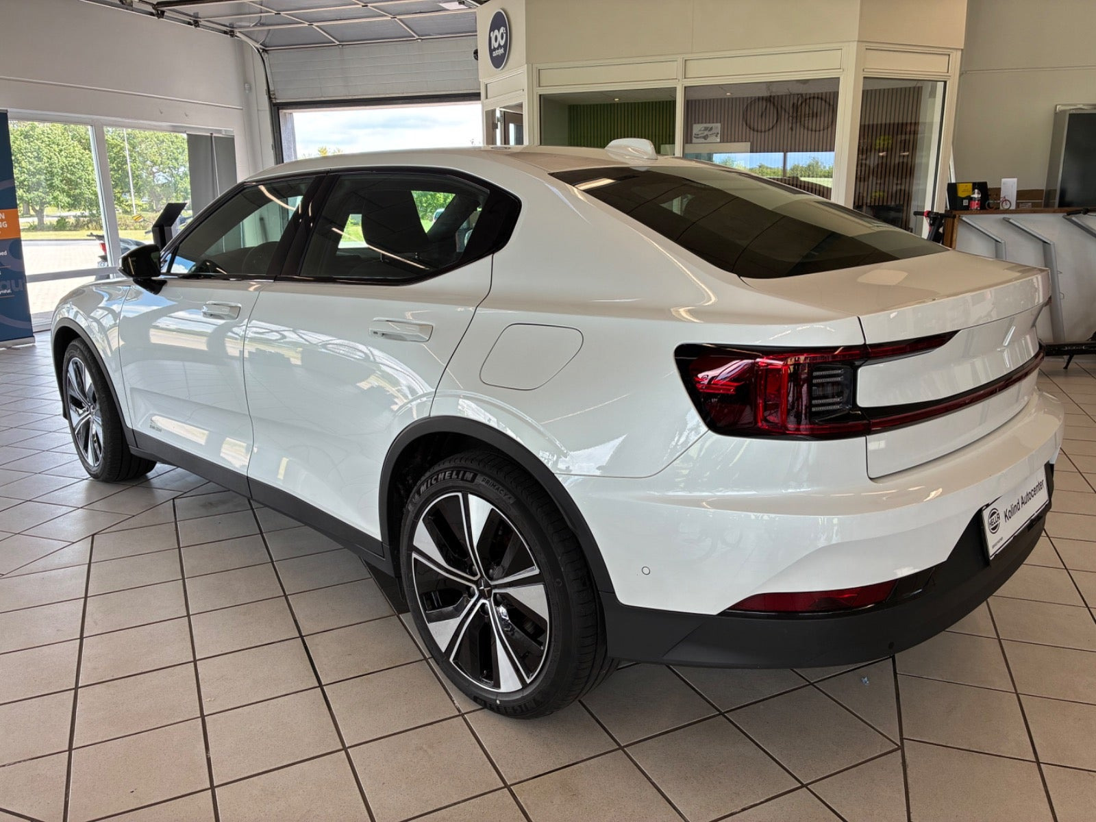 Hvid Polestar 2 fra 2024