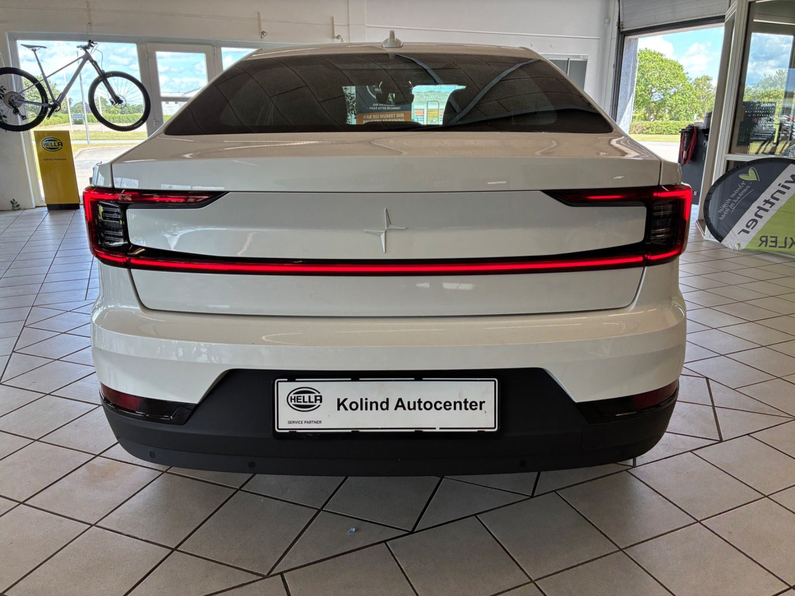 Hvid Polestar 2 fra 2024
