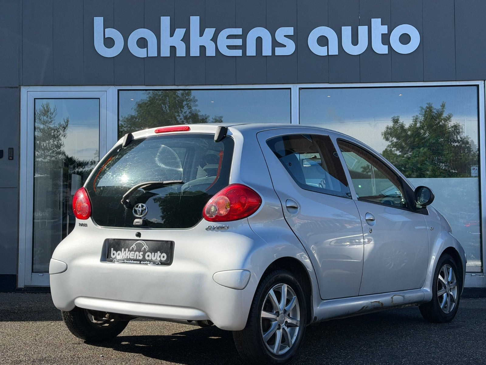 Sølv Toyota Aygo fra 2008